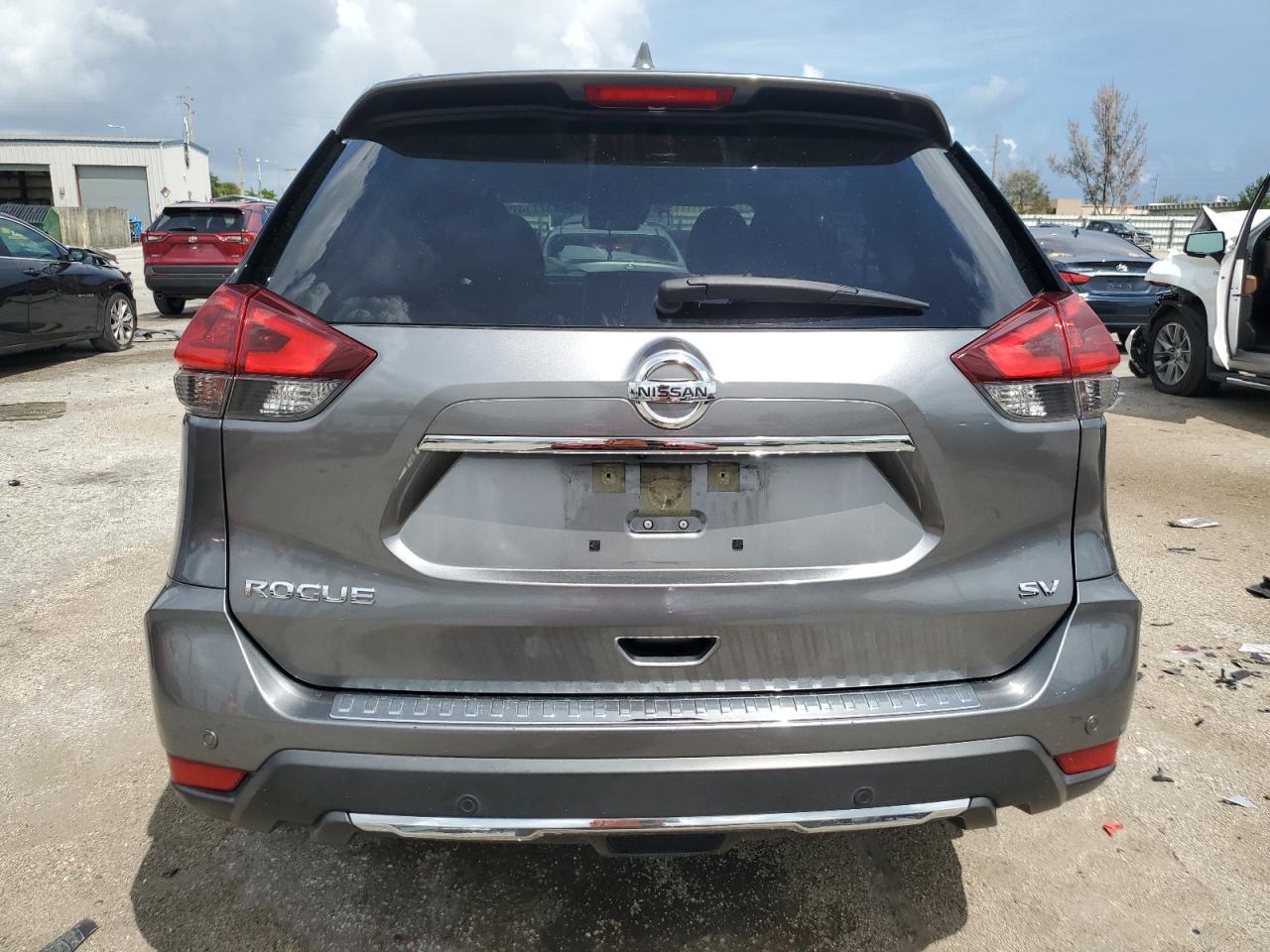 2019 Nissan Rogue S VIN: JN8AT2MT4KW504129 Lot: 69932714