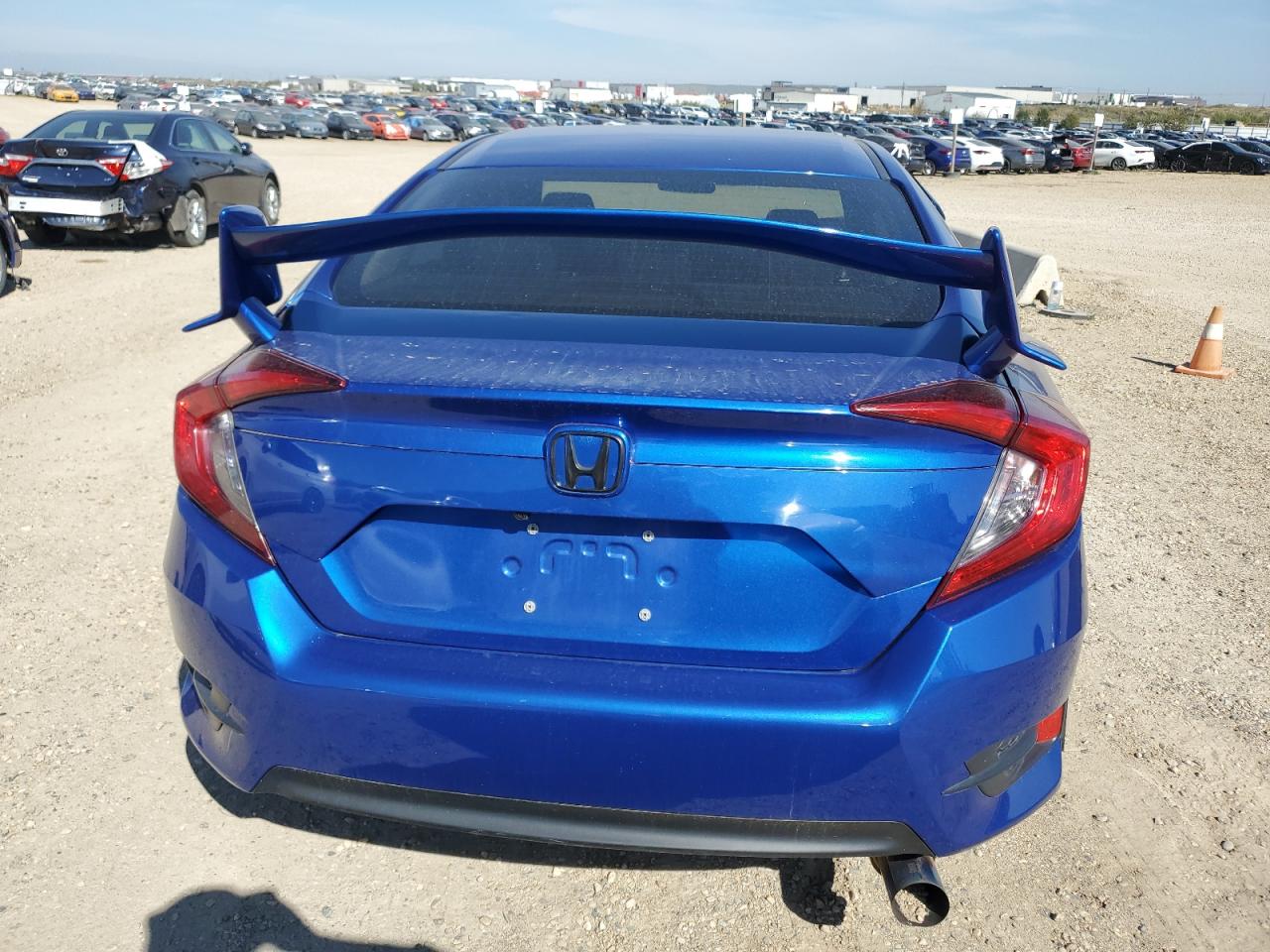 2HGFC2F53JH025277 2018 Honda Civic Lx