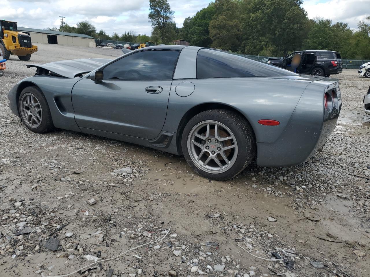 2004 Chevrolet Corvette - Image 2