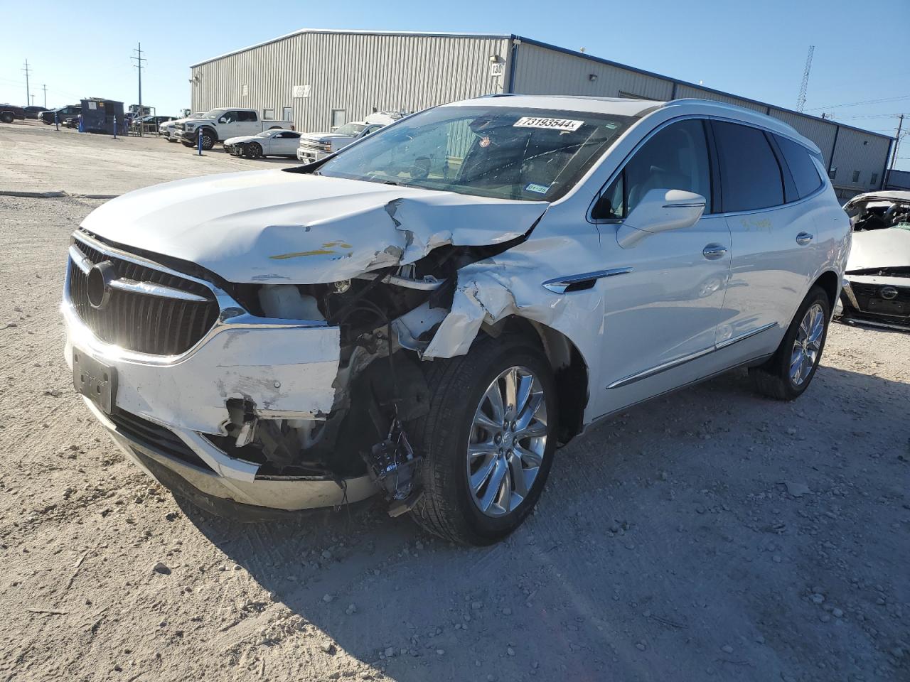 5GAERCKW9JJ124182 2018 BUICK ENCLAVE - Image 1