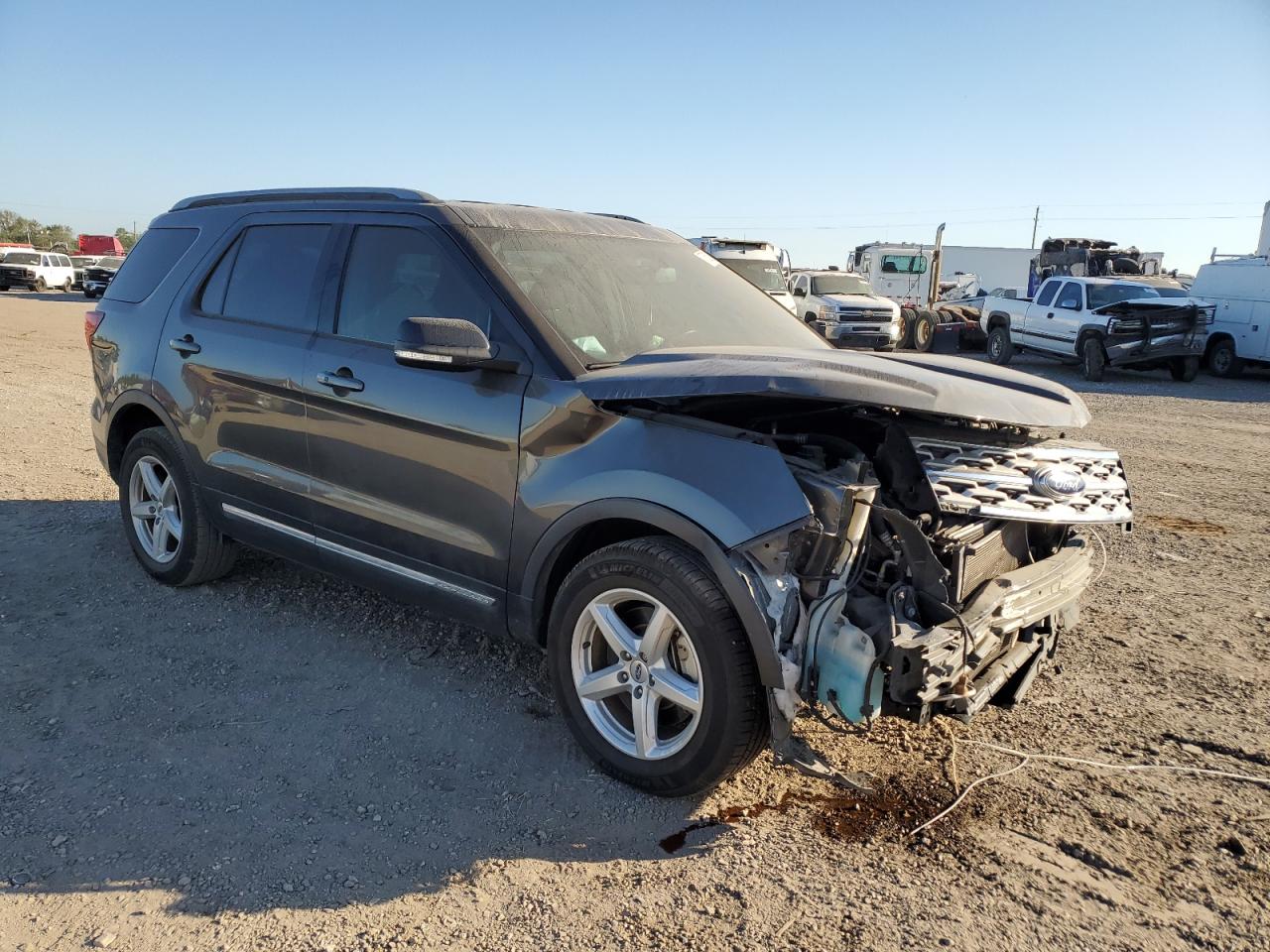 1FM5K7D81JGC69105 2018 Ford Explorer Xlt