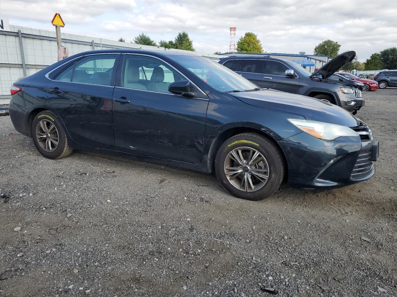 VIN 4T4BF1FK6GR541581 2016 TOYOTA CAMRY no.4