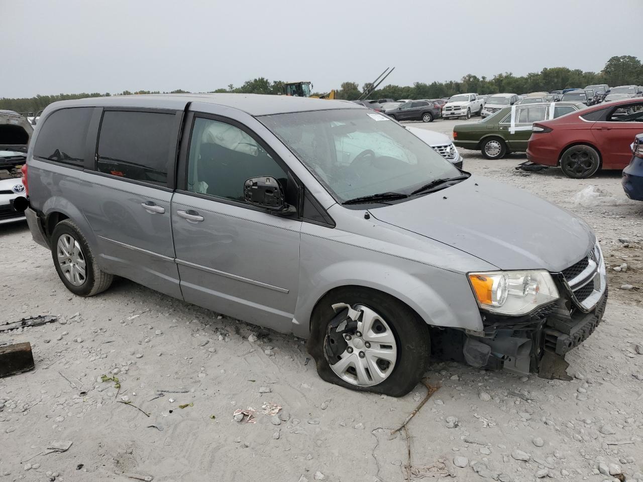 2015 Dodge Caravan - Image 4
