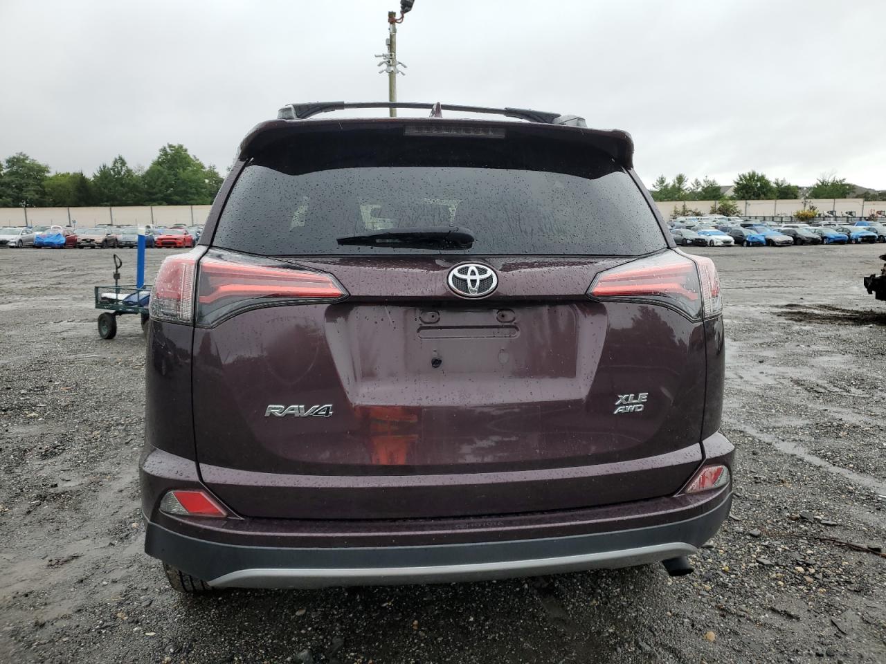 2T3RFREV4HW681155 2017 Toyota Rav4 Xle