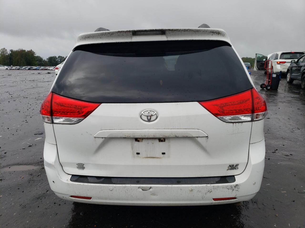 5TDDK3DC6DS059459 2013 Toyota Sienna Xle