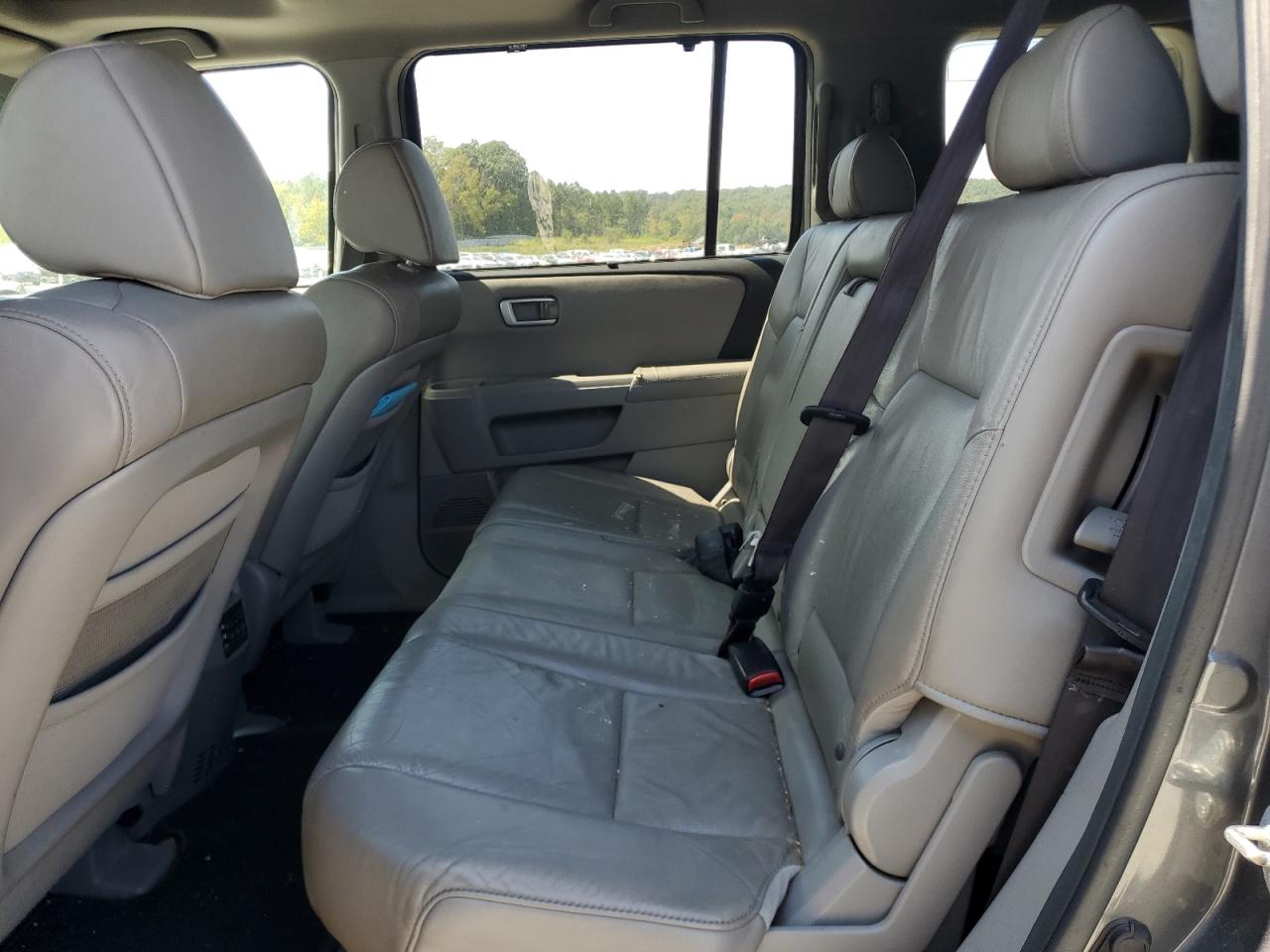 2010 Honda Pilot - Image 11