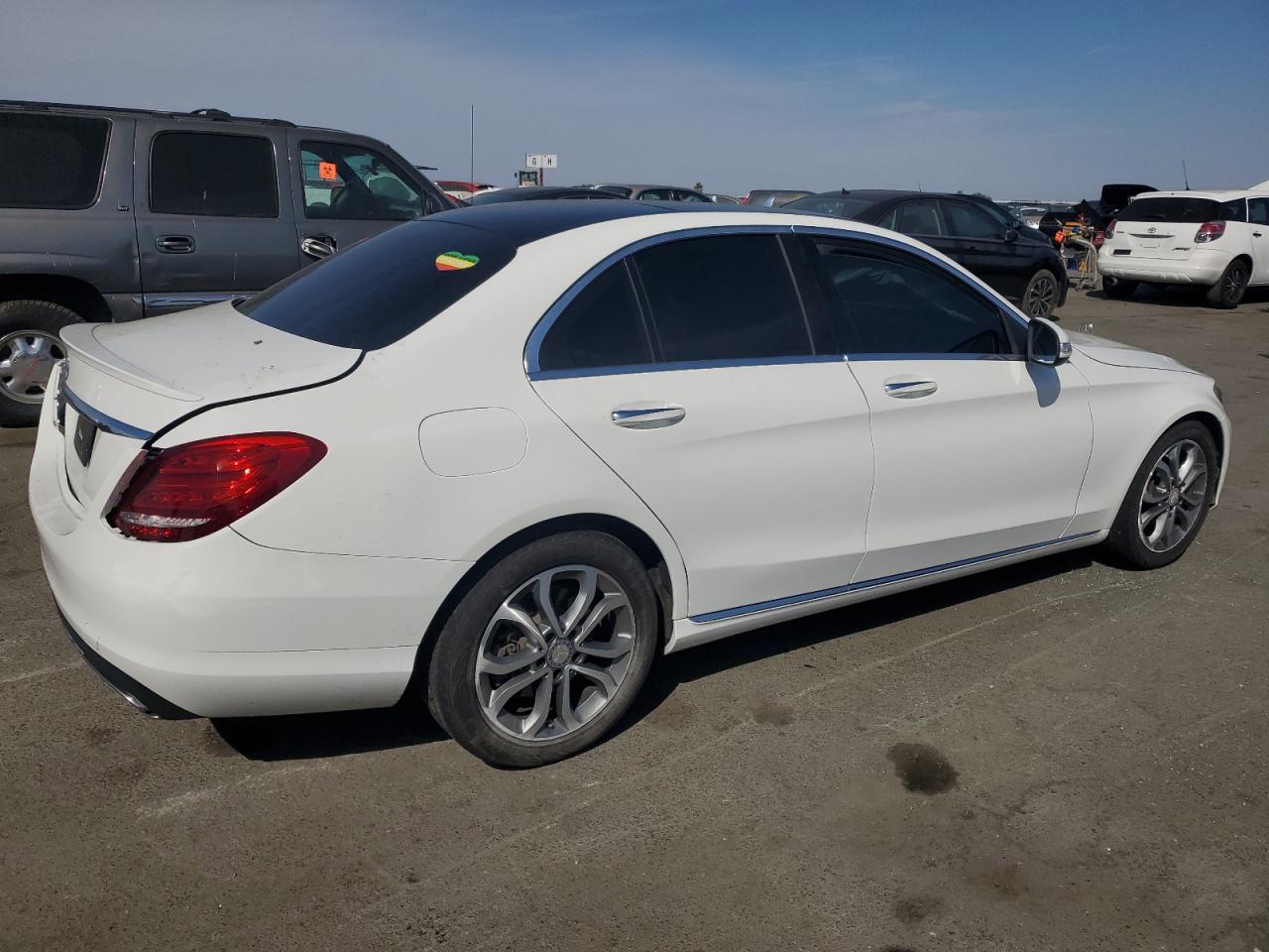 VIN 55SWF4JB4FU070173 2015 MERCEDES-BENZ C-CLASS no.3