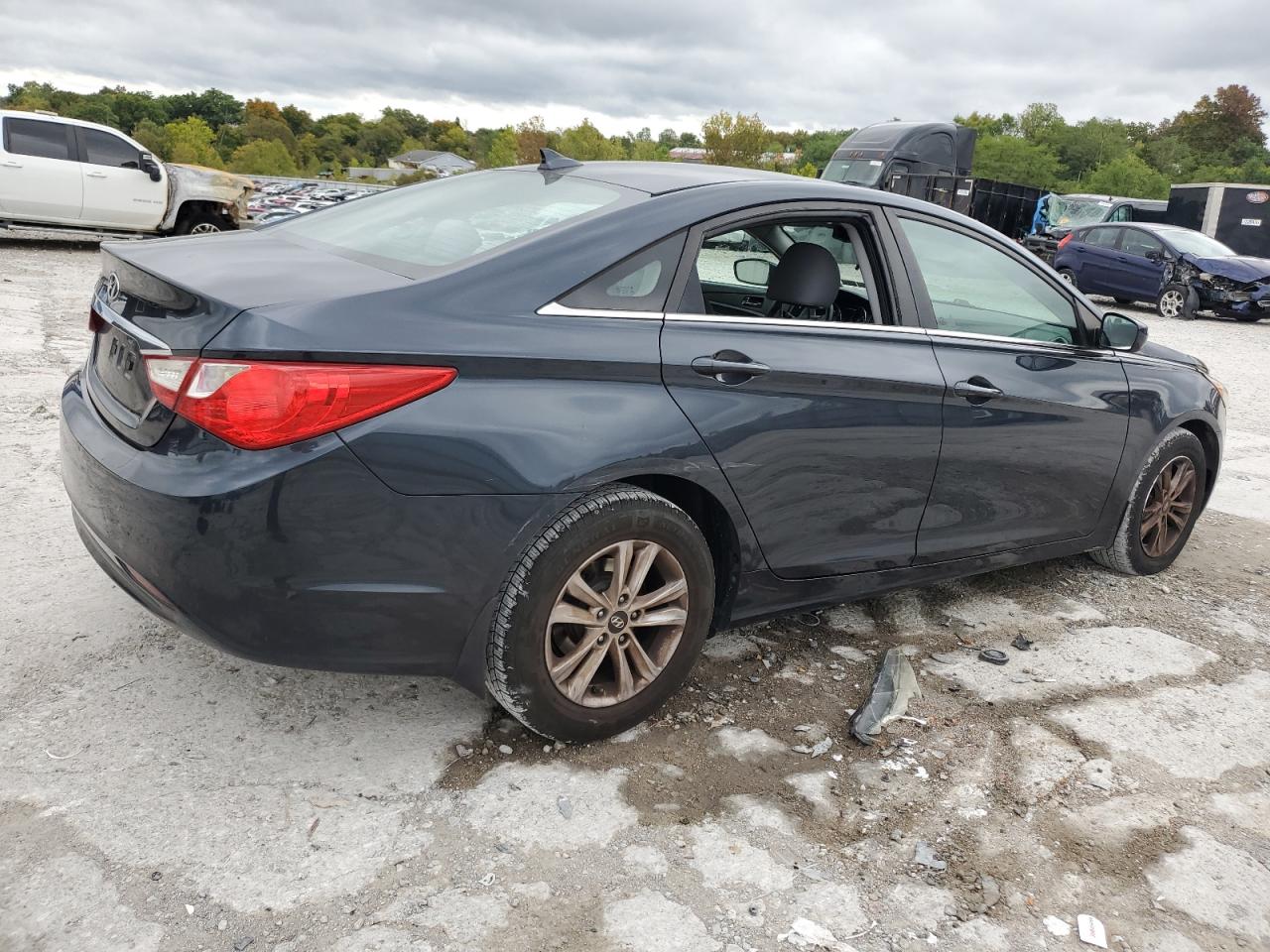 2013 Hyundai Sonata - Image 3
