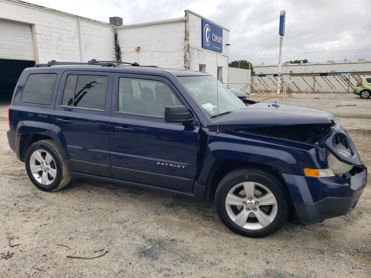 VIN 1C4NJPFB2ED553155 2014 JEEP PATRIOT no.4