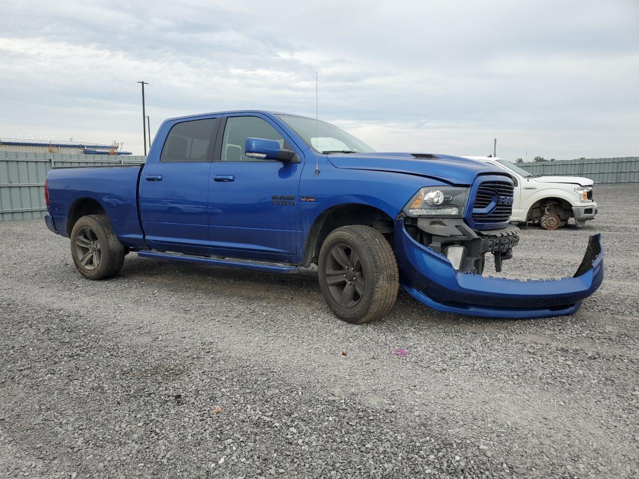 1C6RR7UT6JS174548 2018 Ram 1500 Sport