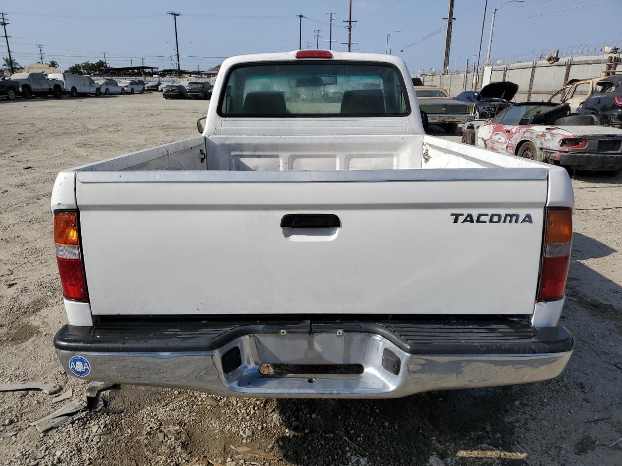 4TANL42N3YZ610121 2000 Toyota Tacoma