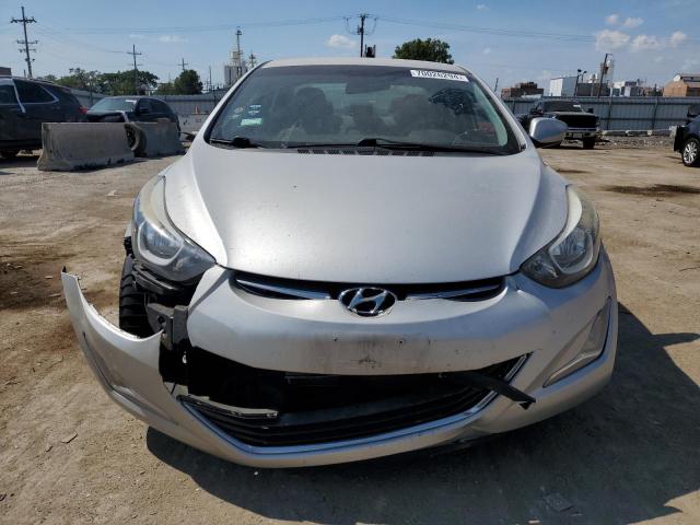 Sedans HYUNDAI ELANTRA 2015 Srebrny