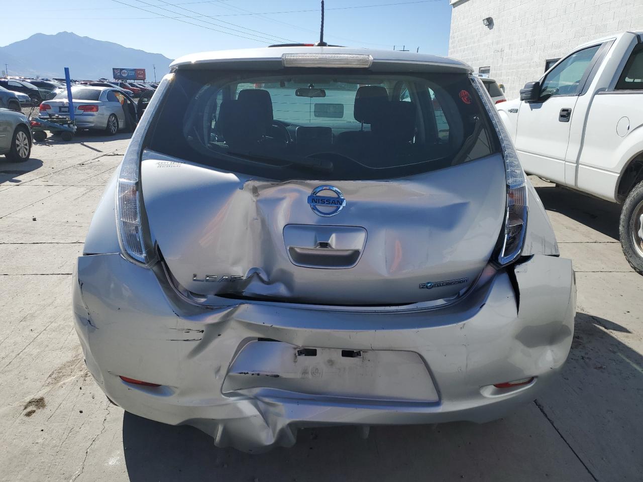 1N4AZ0CP4FC316291 2015 Nissan Leaf S