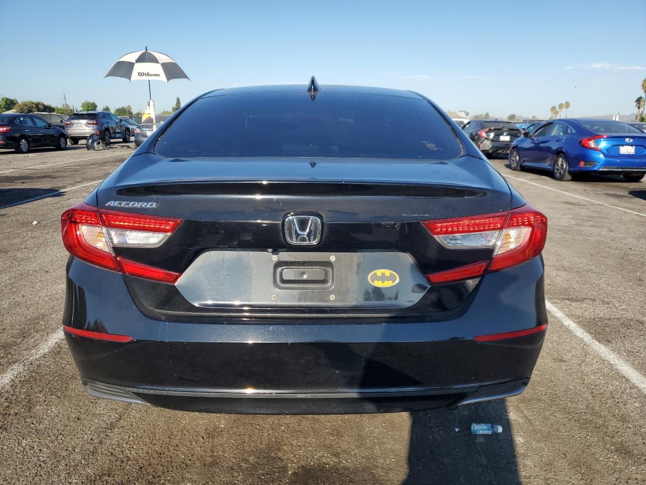 1HGCV1F19JA070422 2018 Honda Accord Lx