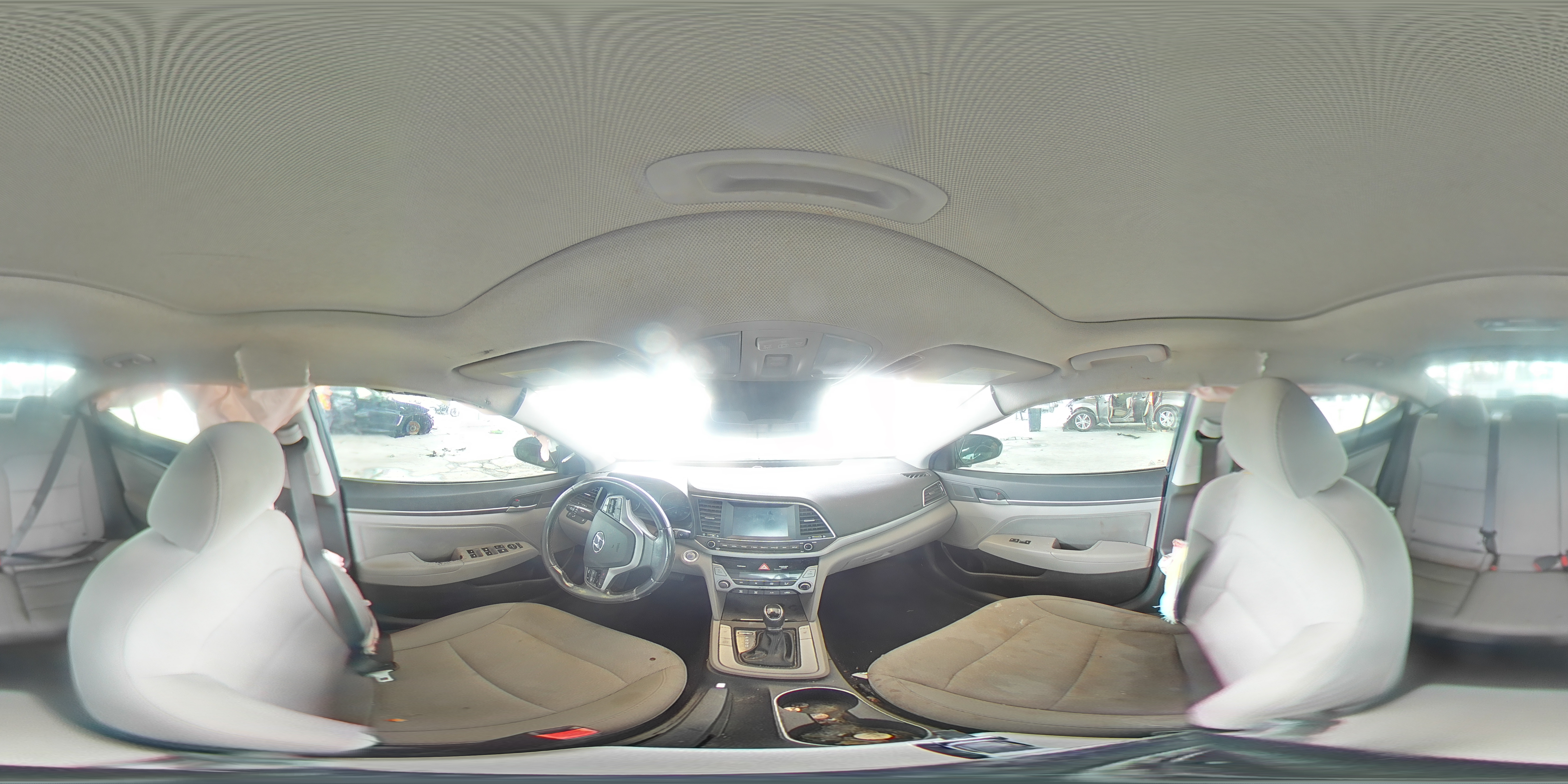 2018 Hyundai Elantra - Image 13