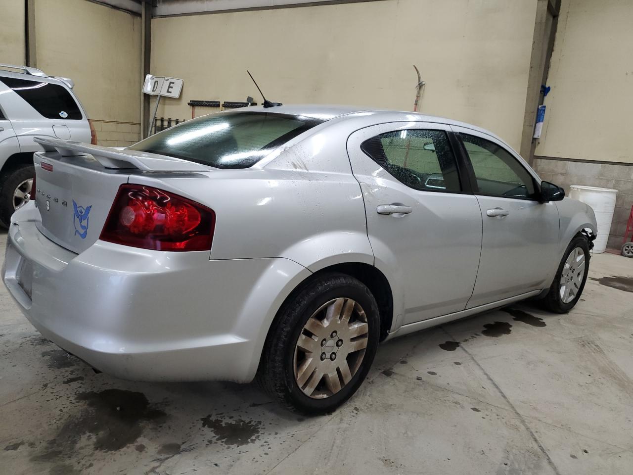 2012 Dodge Avenger - Image 3