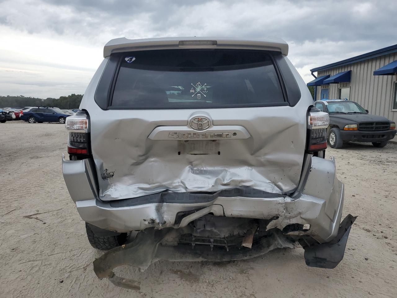 JTEZU5JR7H5151031 2017 Toyota 4Runner Sr5