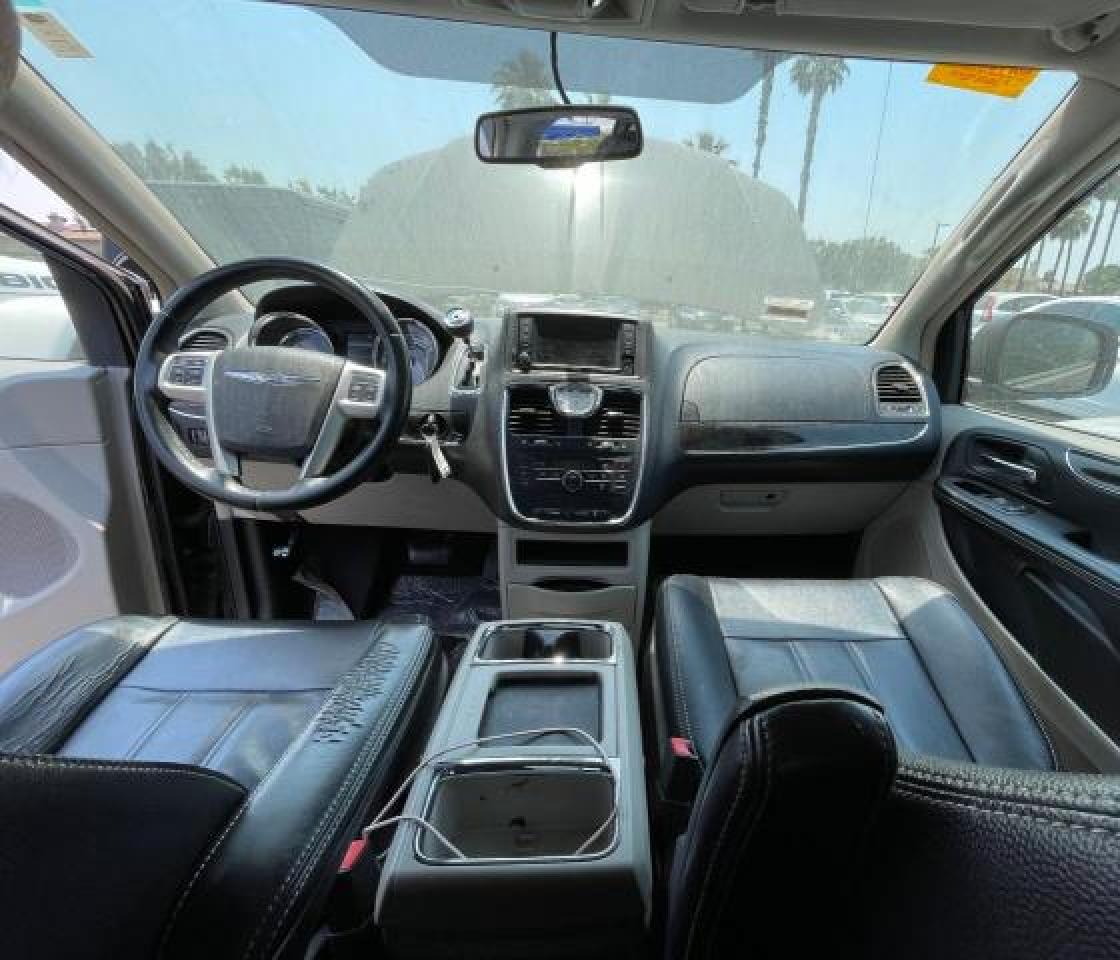 2014 Chrysler Town & Country Touring VIN: 2C4RC1BG5ER399998 Lot: 73610564