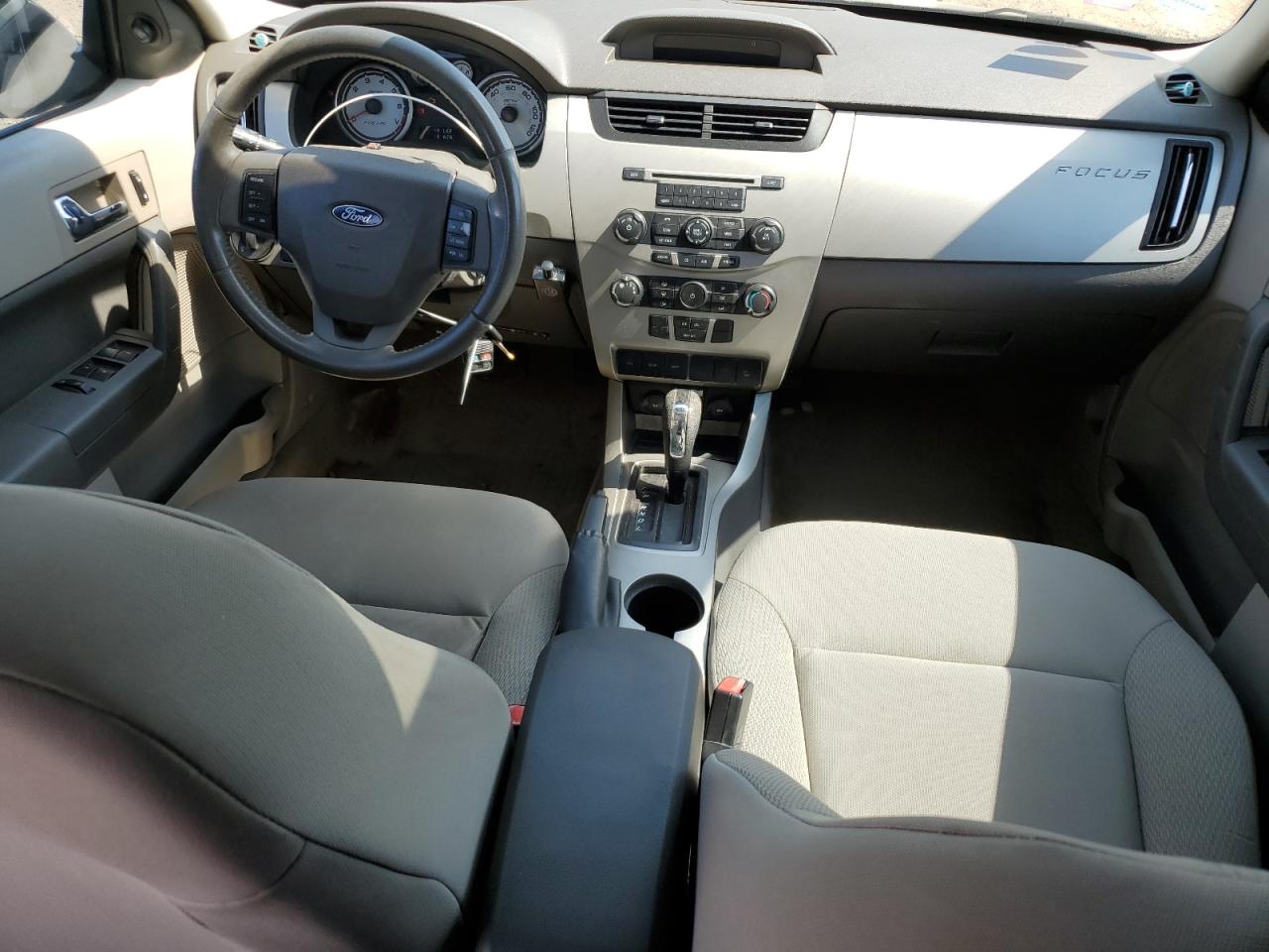 1FAHP35NX8W145985 2008 Ford Focus Se