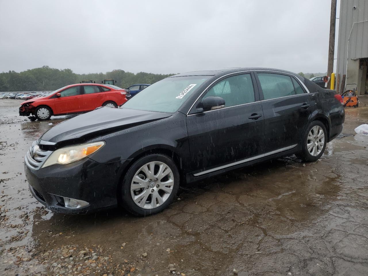 2012 Toyota Avalon - Image 1