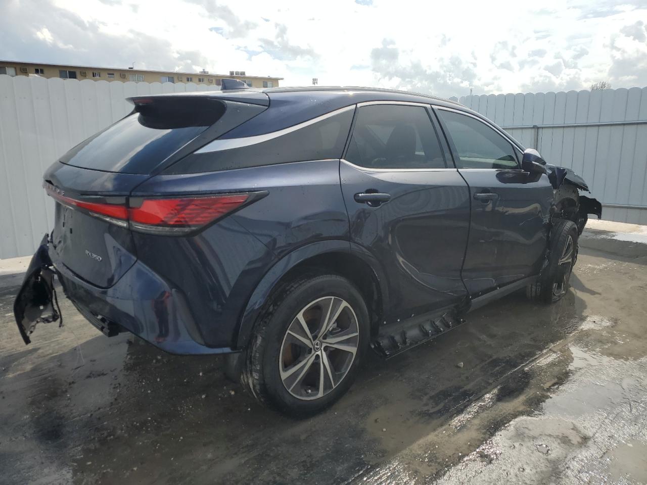 2023 Lexus RX - Image 3