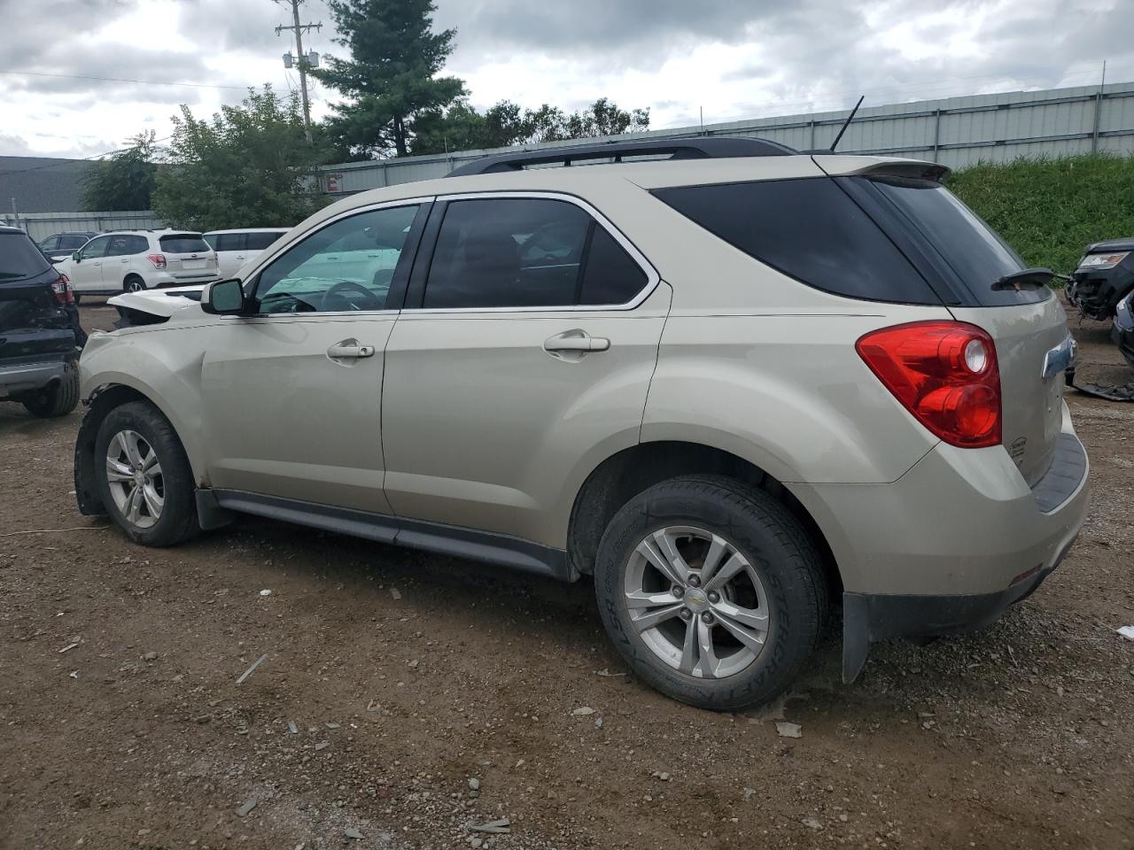 1GNFLFEK8FZ118209 2015 CHEVROLET EQUINOX - Image 2