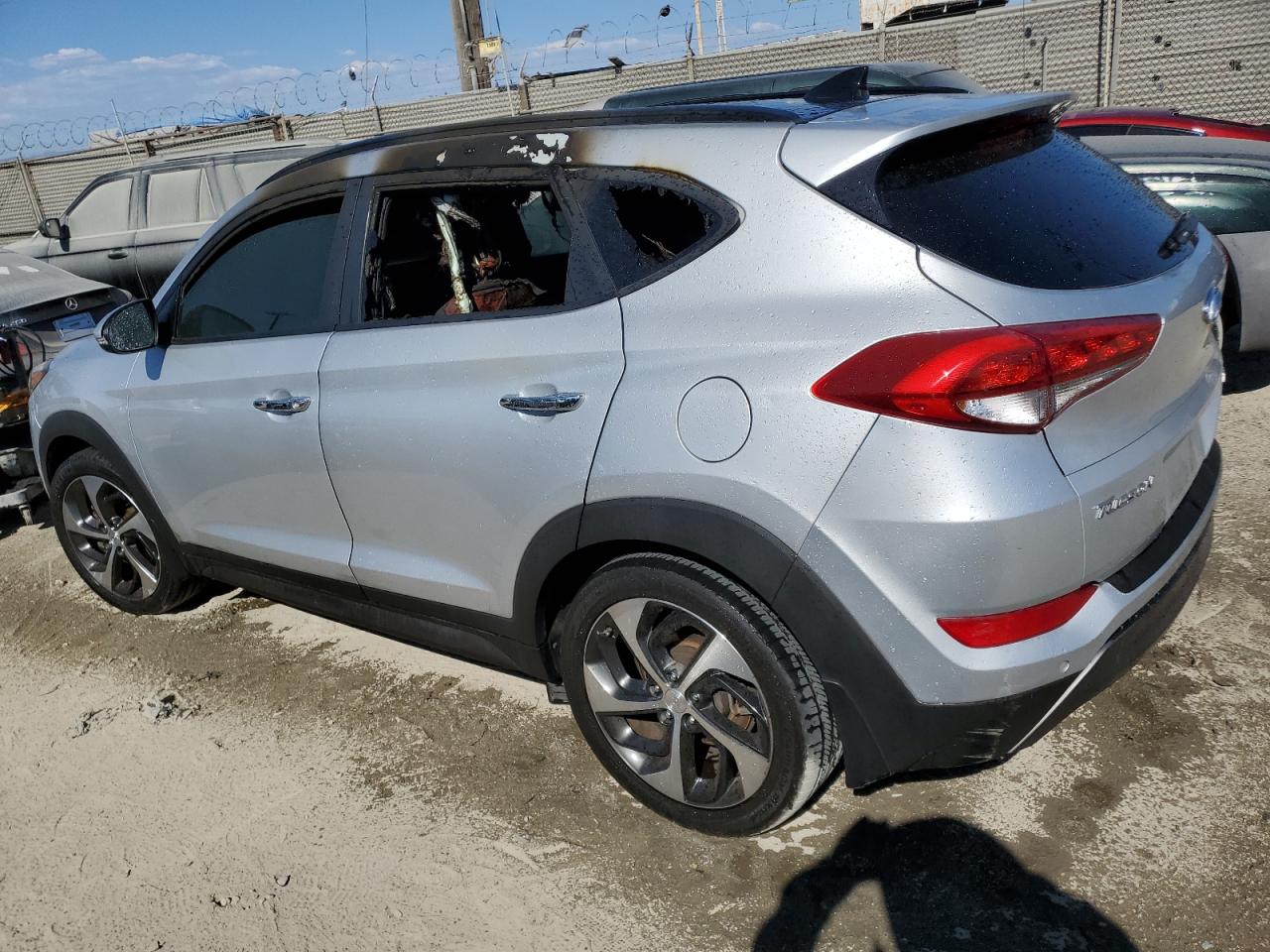 KM8J33A29GU221978 2016 HYUNDAI TUCSON - Image 2