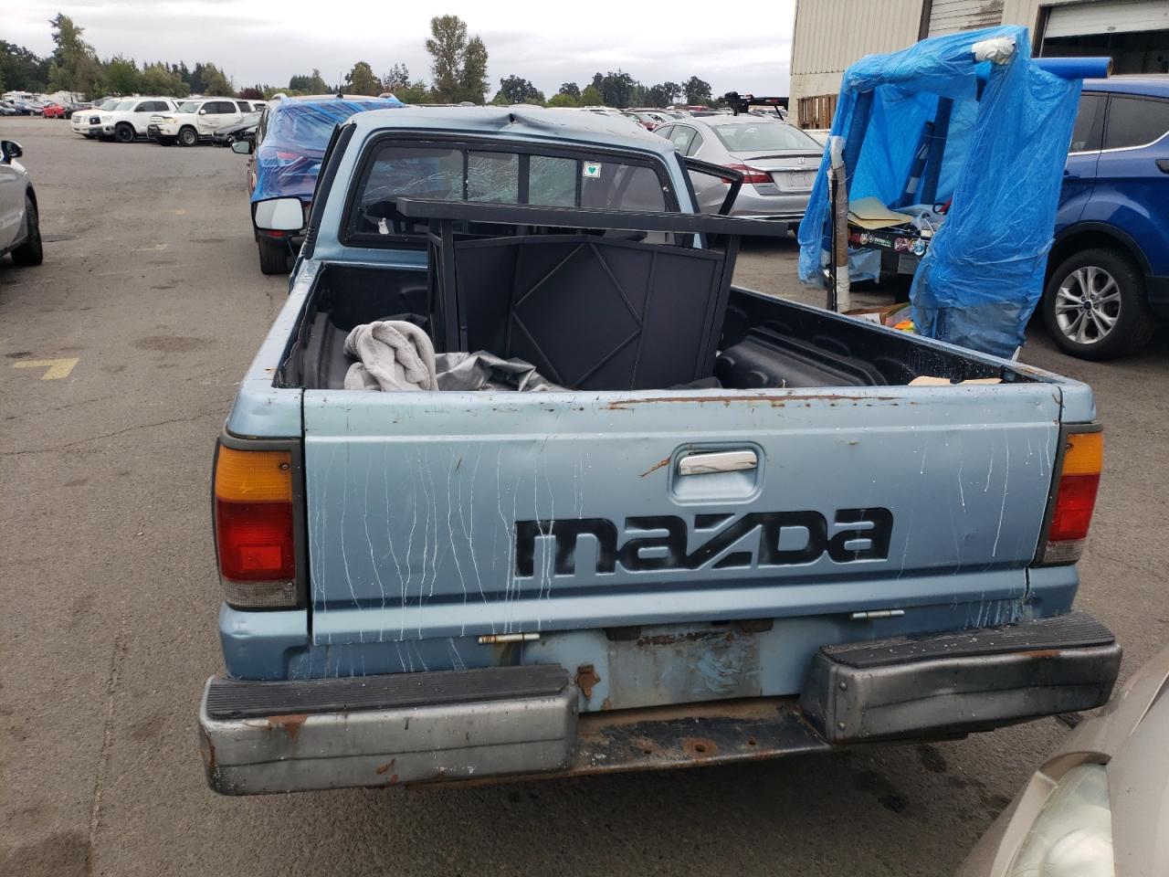 JM2UF1112H0560882 1987 Mazda B2000