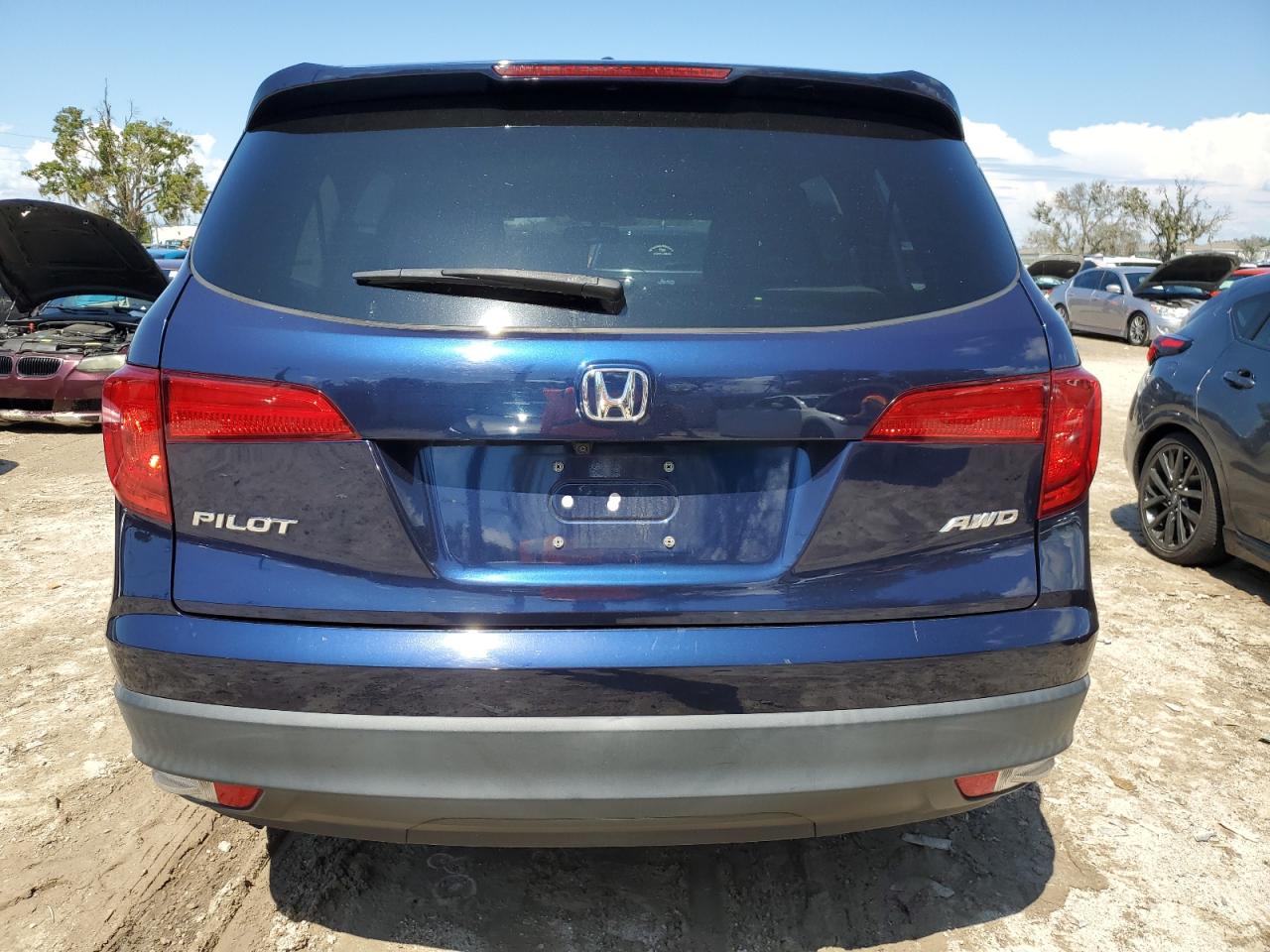 5FNYF6H54HB050143 2017 Honda Pilot Exl