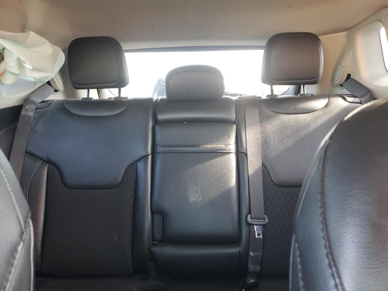 2019 Jeep Compass Latitude VIN: 3C4NJDBB4KT807412 Lot: 71114204