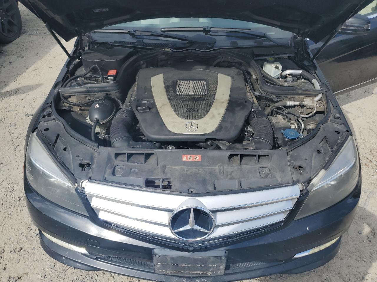 WDDGF5EB2BF635327 2011 Mercedes-Benz C 300