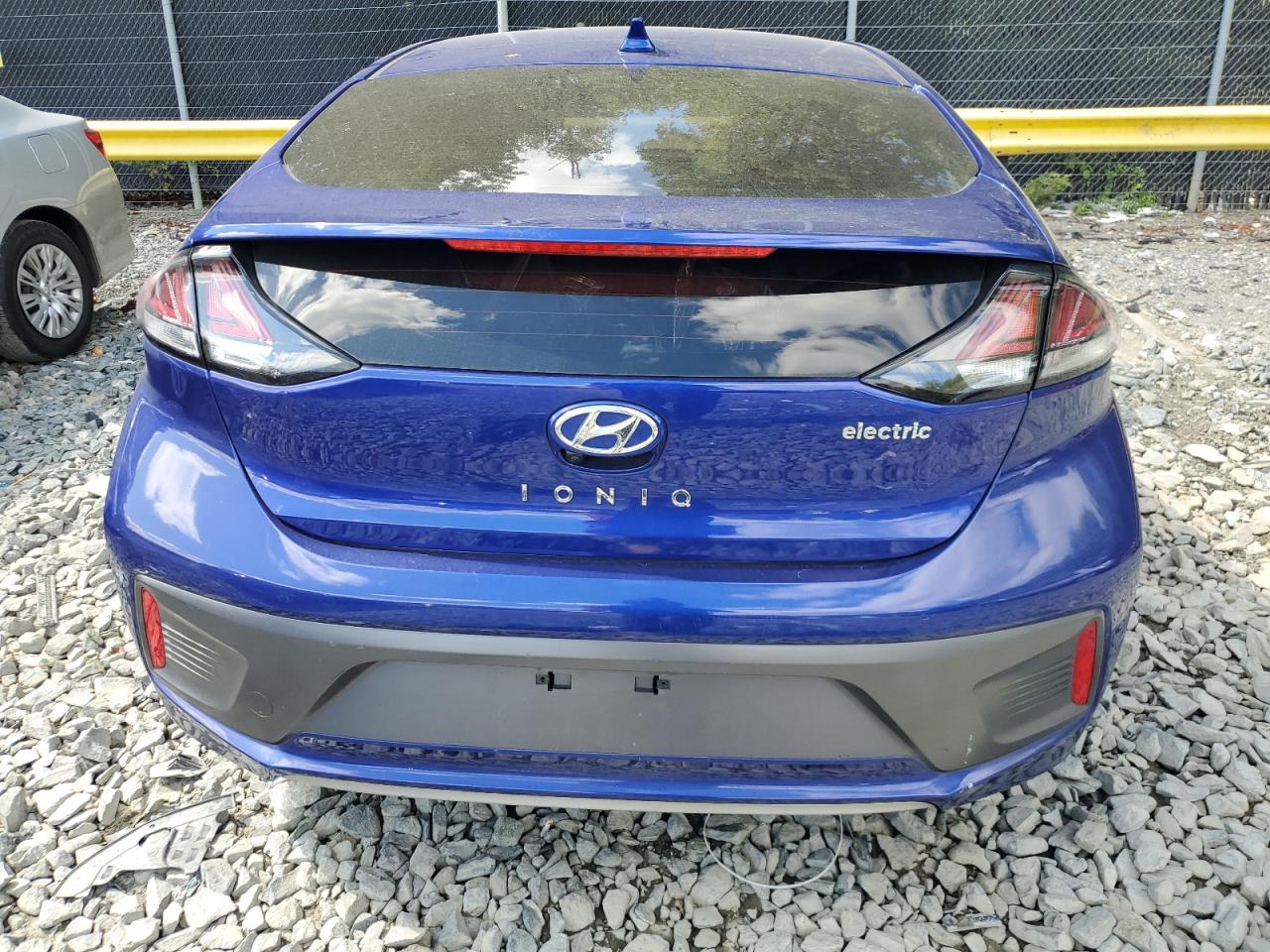 2020 Hyundai Ioniq Se VIN: KMHC75LJ2LU076418 Lot: 70204334