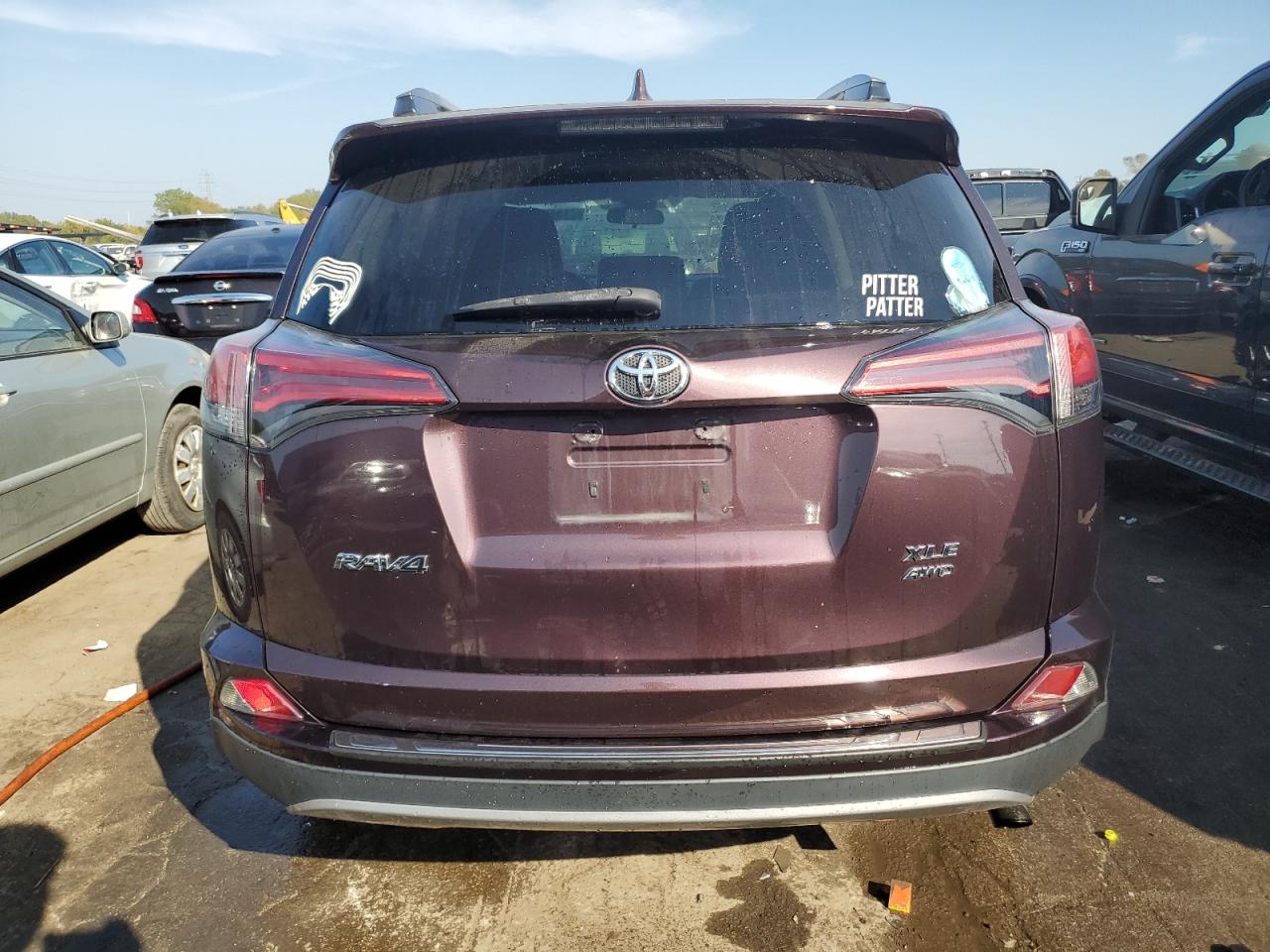 2017 Toyota Rav4 Xle VIN: 2T3RFREV1HW674583 Lot: 71865154