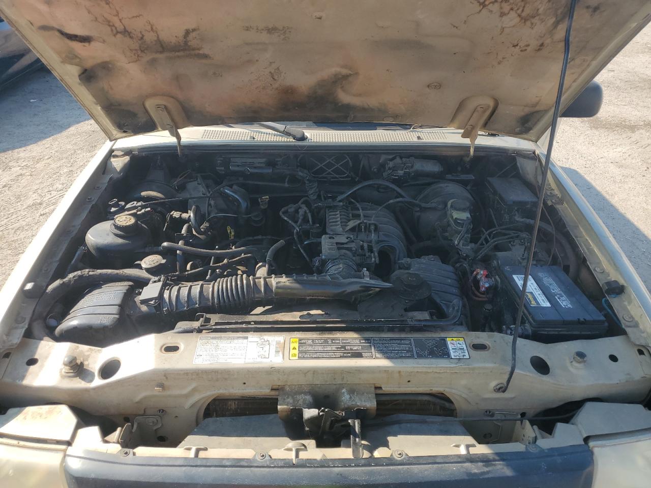 4F4YR12D62TM15413 2002 Mazda B2300