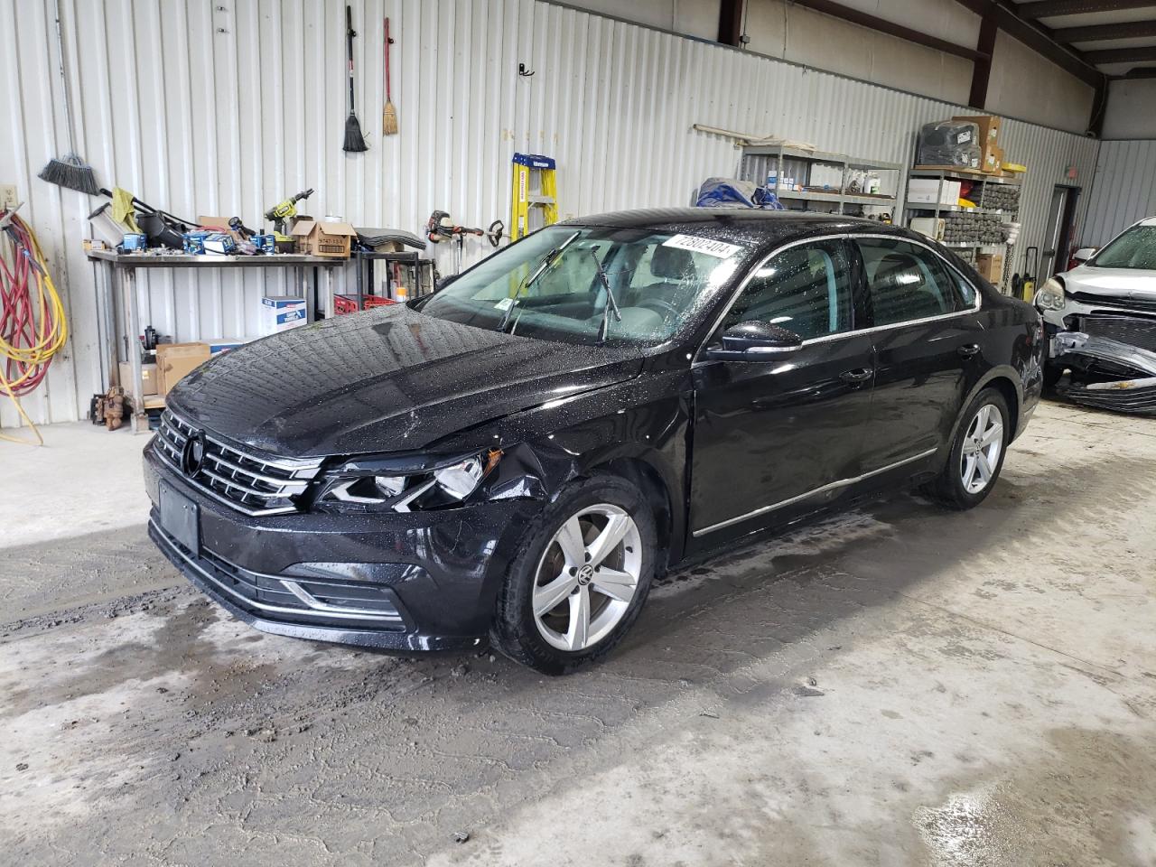 2017 Volkswagen Passat - Image 1