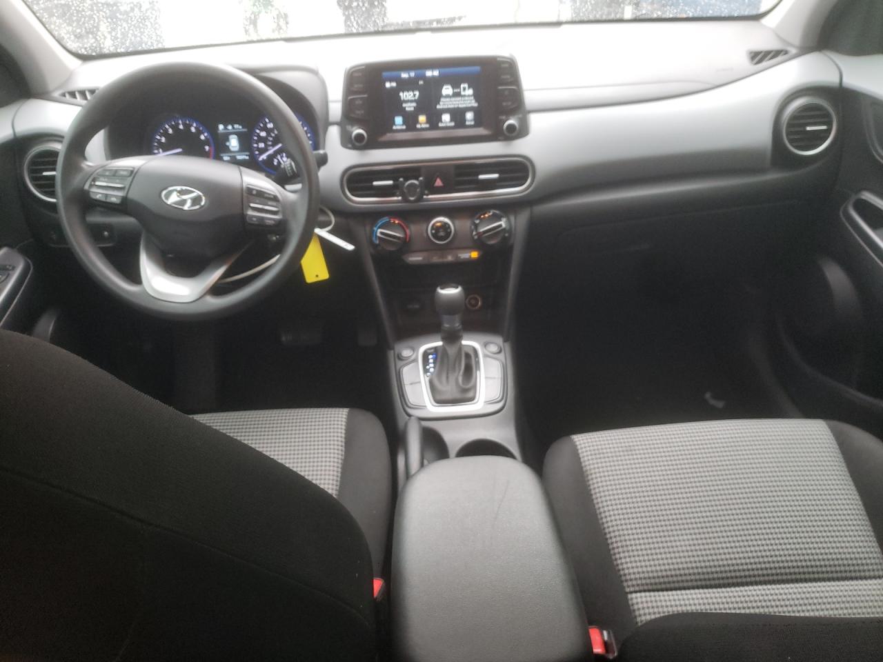 KM8K1CAA4JU086384 2018 Hyundai Kona Se