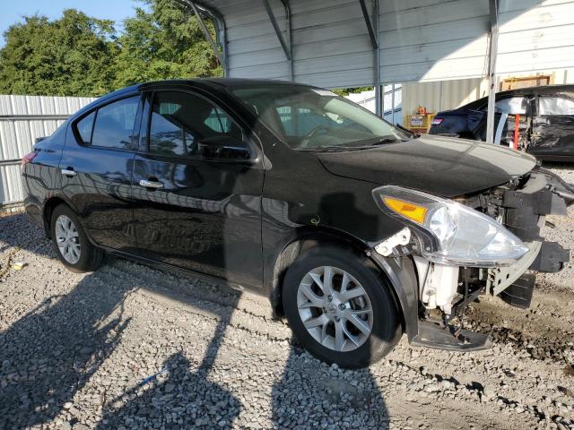  NISSAN VERSA 2019 Czarny