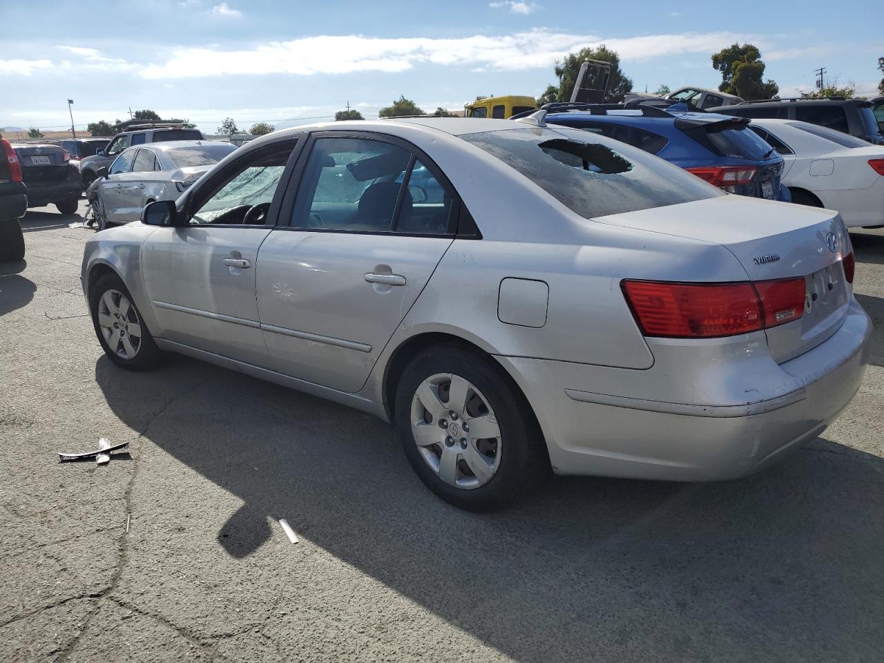 2009 Hyundai Sonata - Image 2