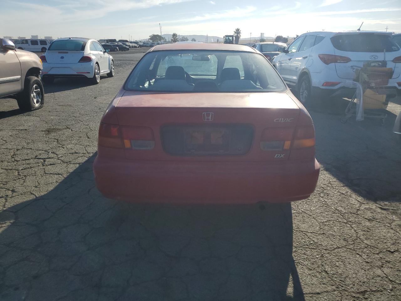 1998 Honda Civic Dx VIN: 1HGEJ6124WL105199 Lot: 72459114