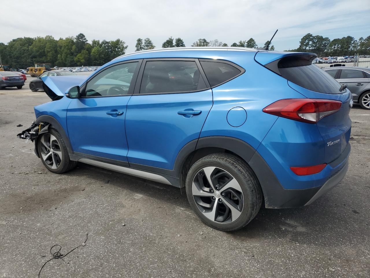 KM8J33A26HU369085 2017 HYUNDAI TUCSON - Image 2