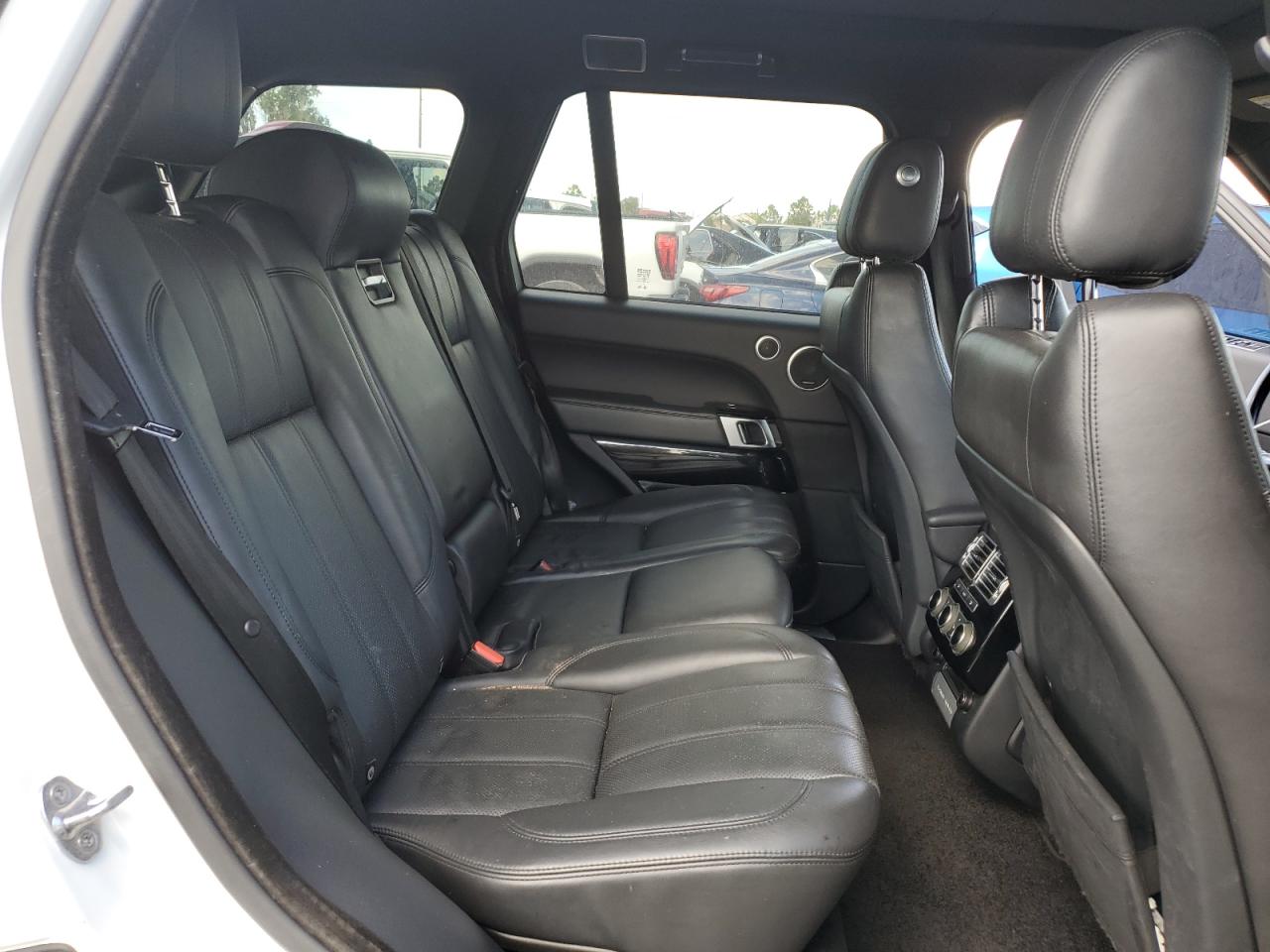 2017 Land Rover Range Rover - Image 10