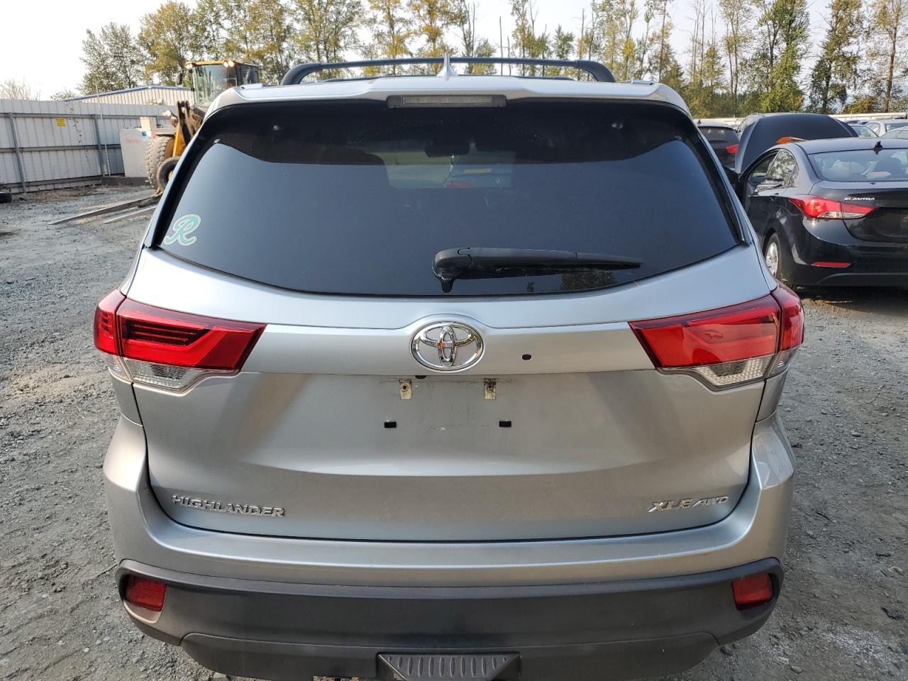 5TDJZRFH0HS406655 2017 Toyota Highlander Se