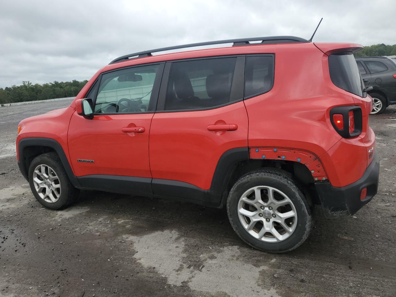 ZACCJBBBXHPE50104 2017 JEEP RENEGADE - Image 2