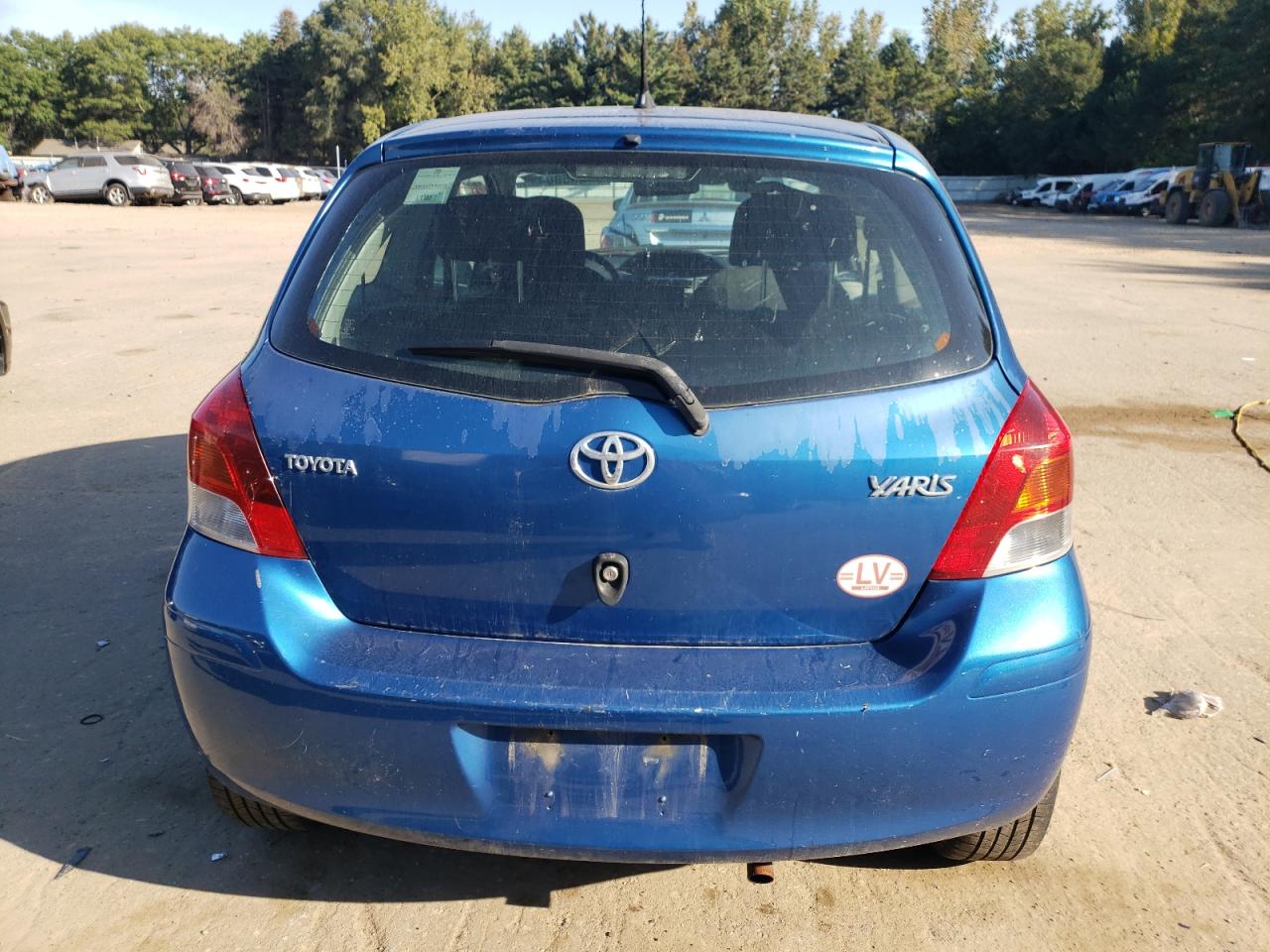 2009 Toyota Yaris VIN: JTDJT903295255940 Lot: 71265884