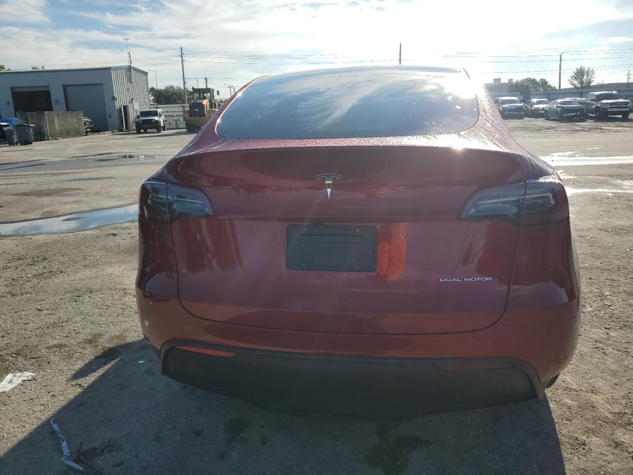 2024 Tesla Model Y VIN: 7SAYGDEE5RA222011 Lot: 72094824