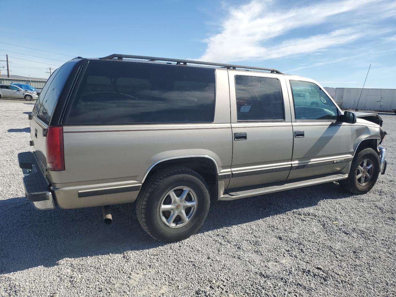 1999 Chevrolet Suburban - Image 3