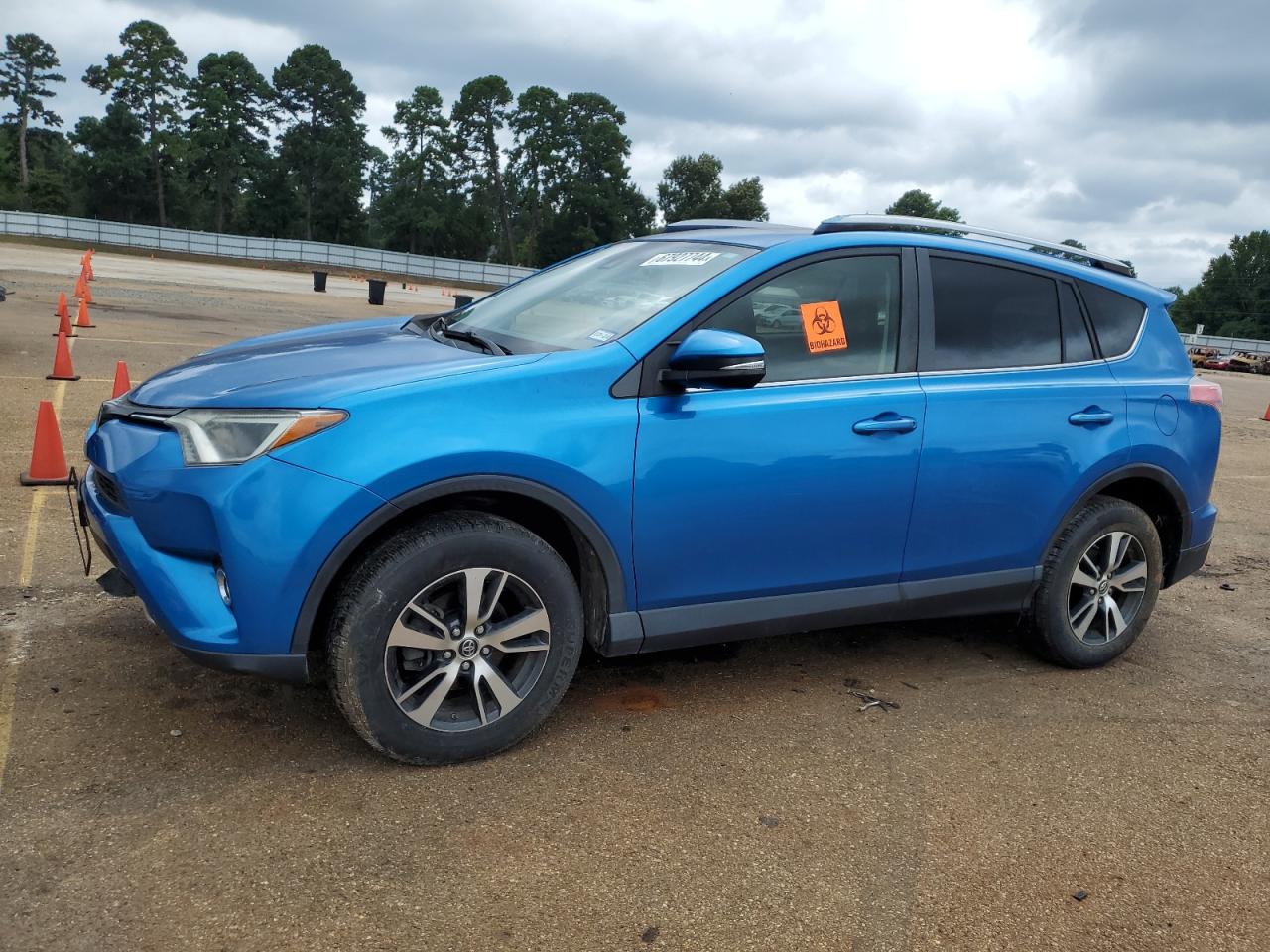 JTMWFREV7JJ742327 2018 TOYOTA RAV 4 - Image 1