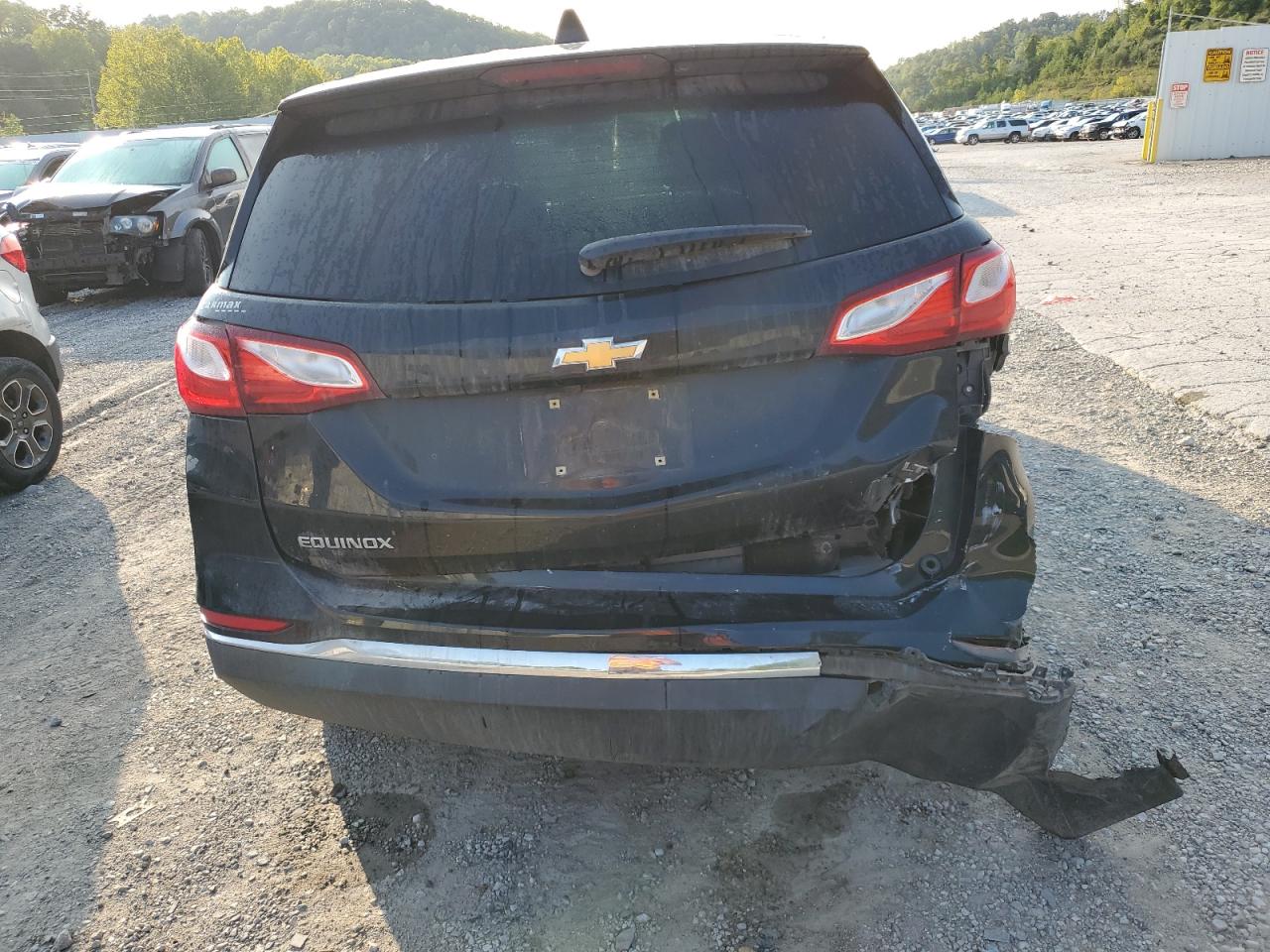 3GNAXJEV4JL276428 2018 Chevrolet Equinox Lt