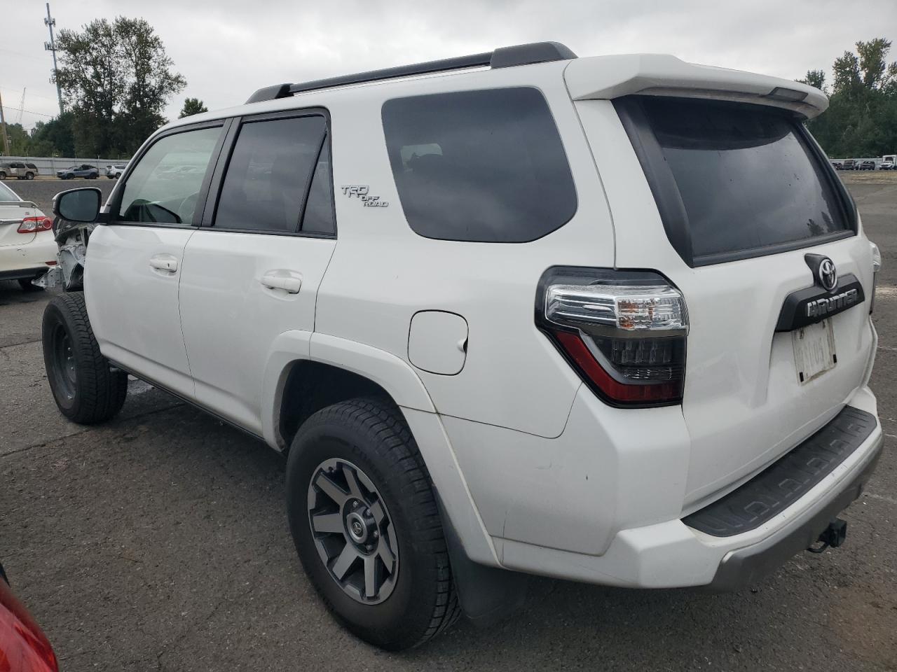 VIN JTEBU5JR2K5669167 2019 TOYOTA 4RUNNER no.2