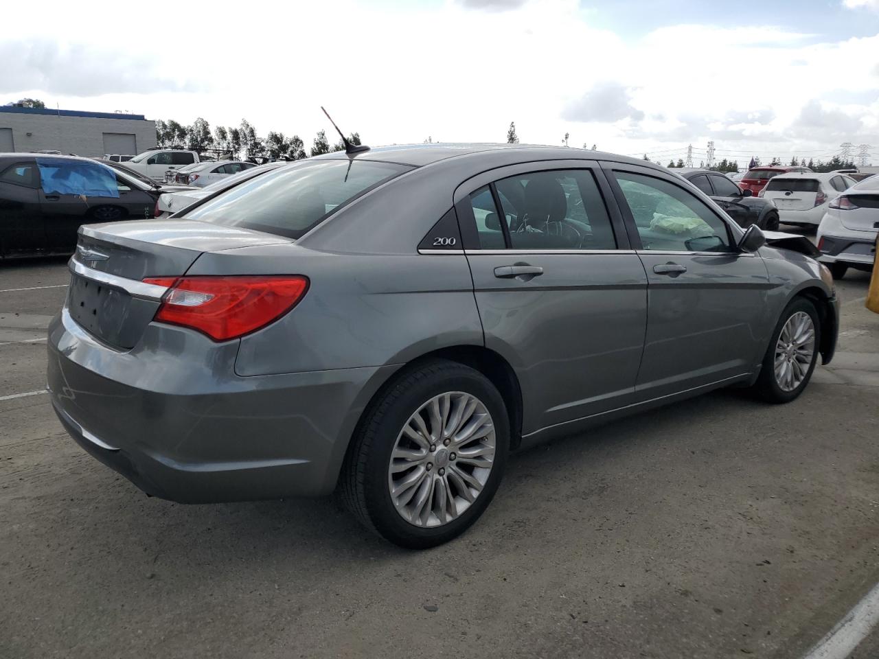 2012 Chrysler 200 - Image 3